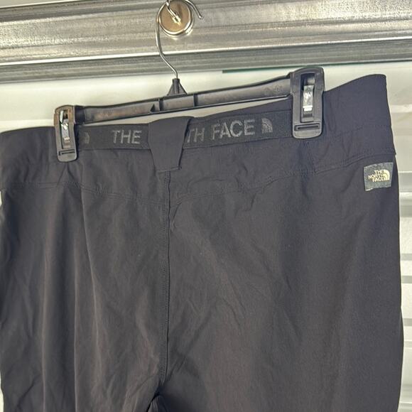 The North Face Black Cargo Pants with Straight Leg Fit - Picture 7 of 8